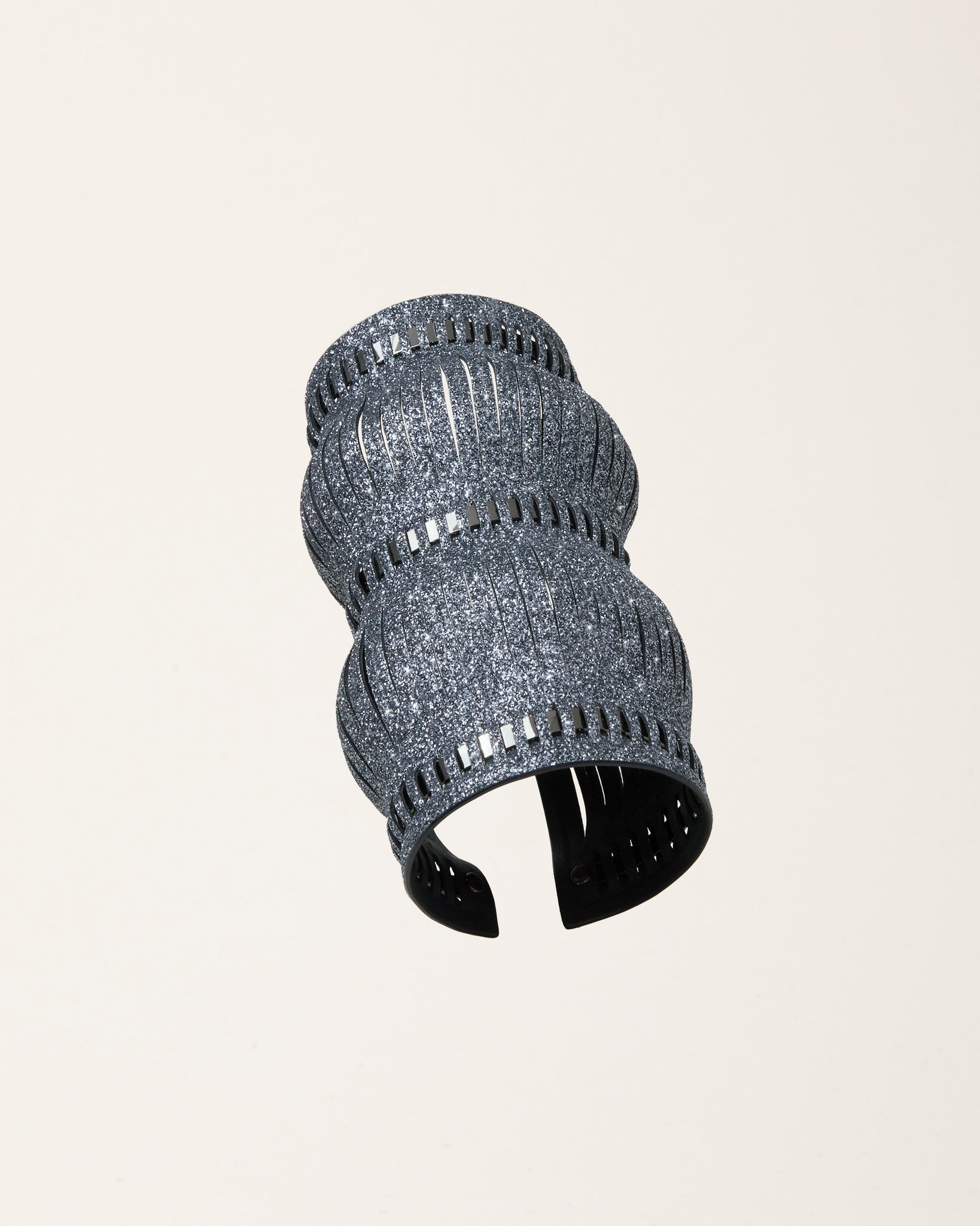 Shield Crystal Grey