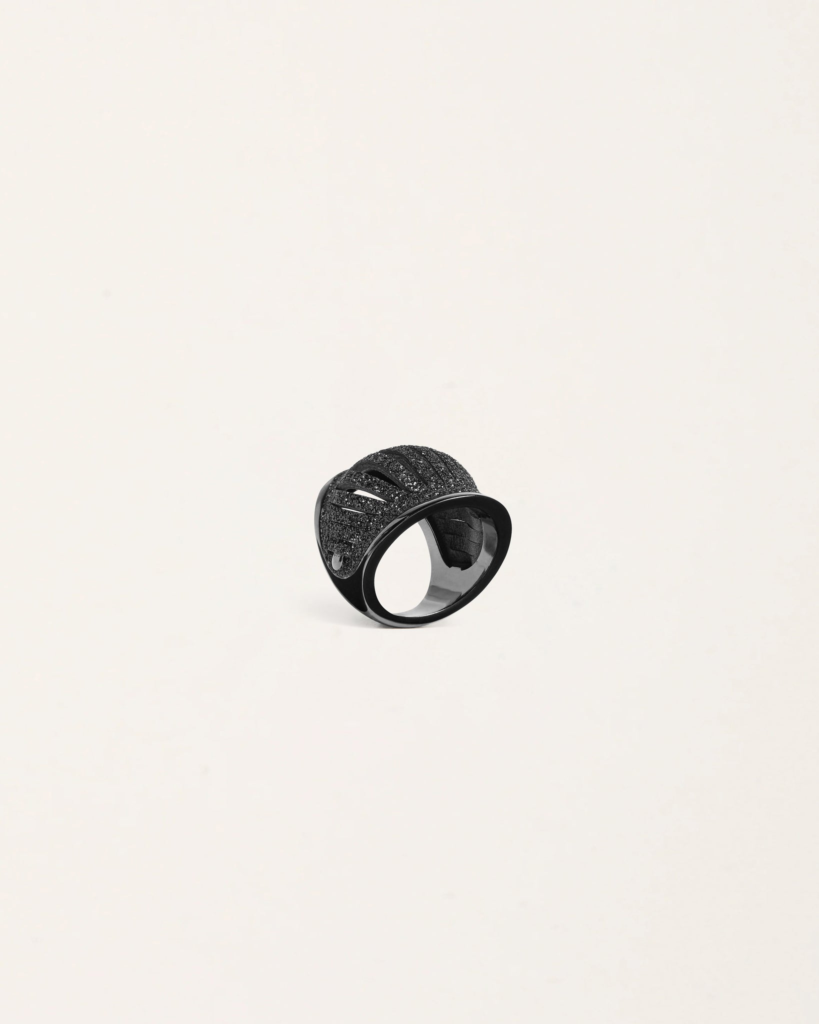 Fiore Crystal Black
