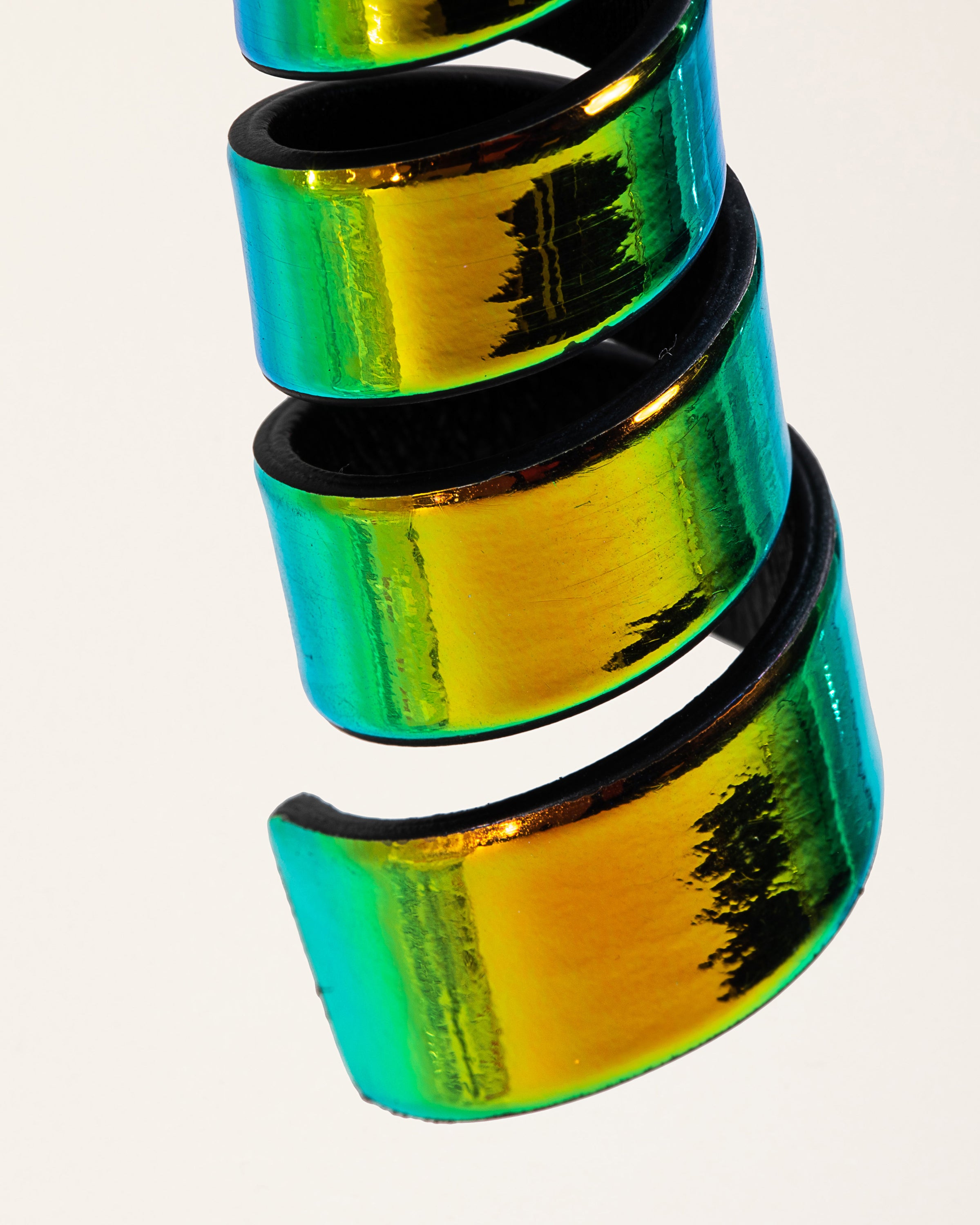Tirabaci Iridescent