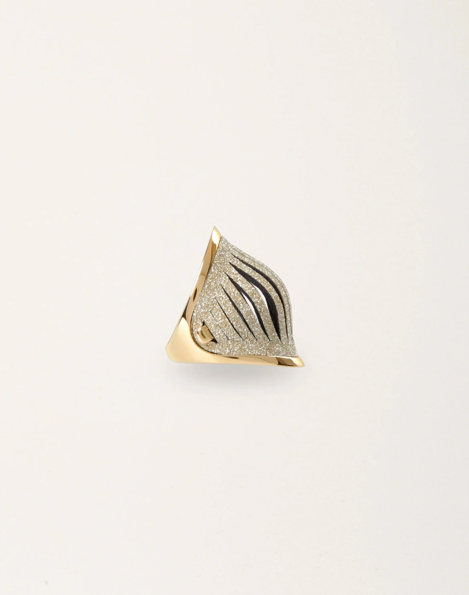 gid://shopify/ProductImage/77376977109335