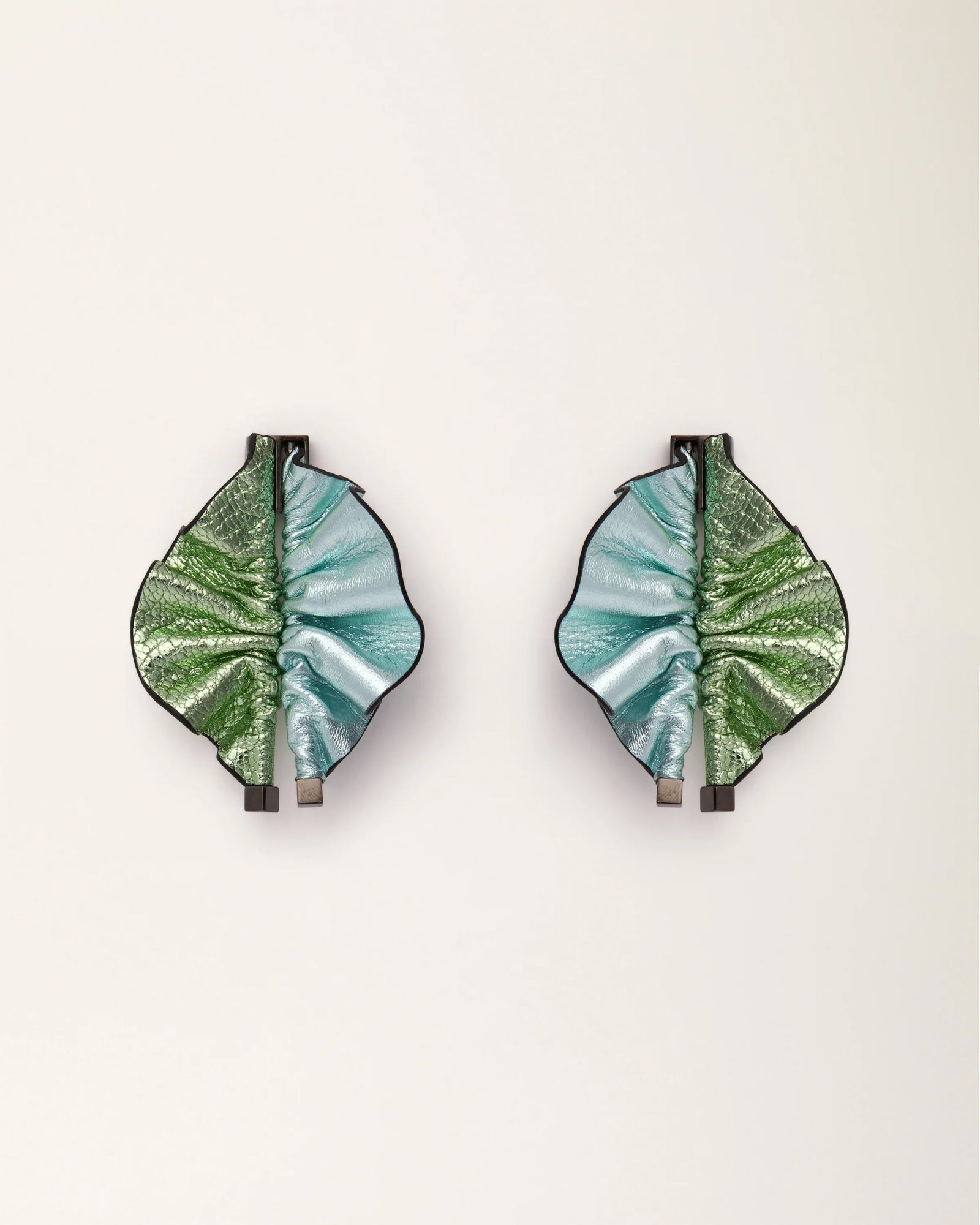 gid://shopify/ProductImage/77386184261975