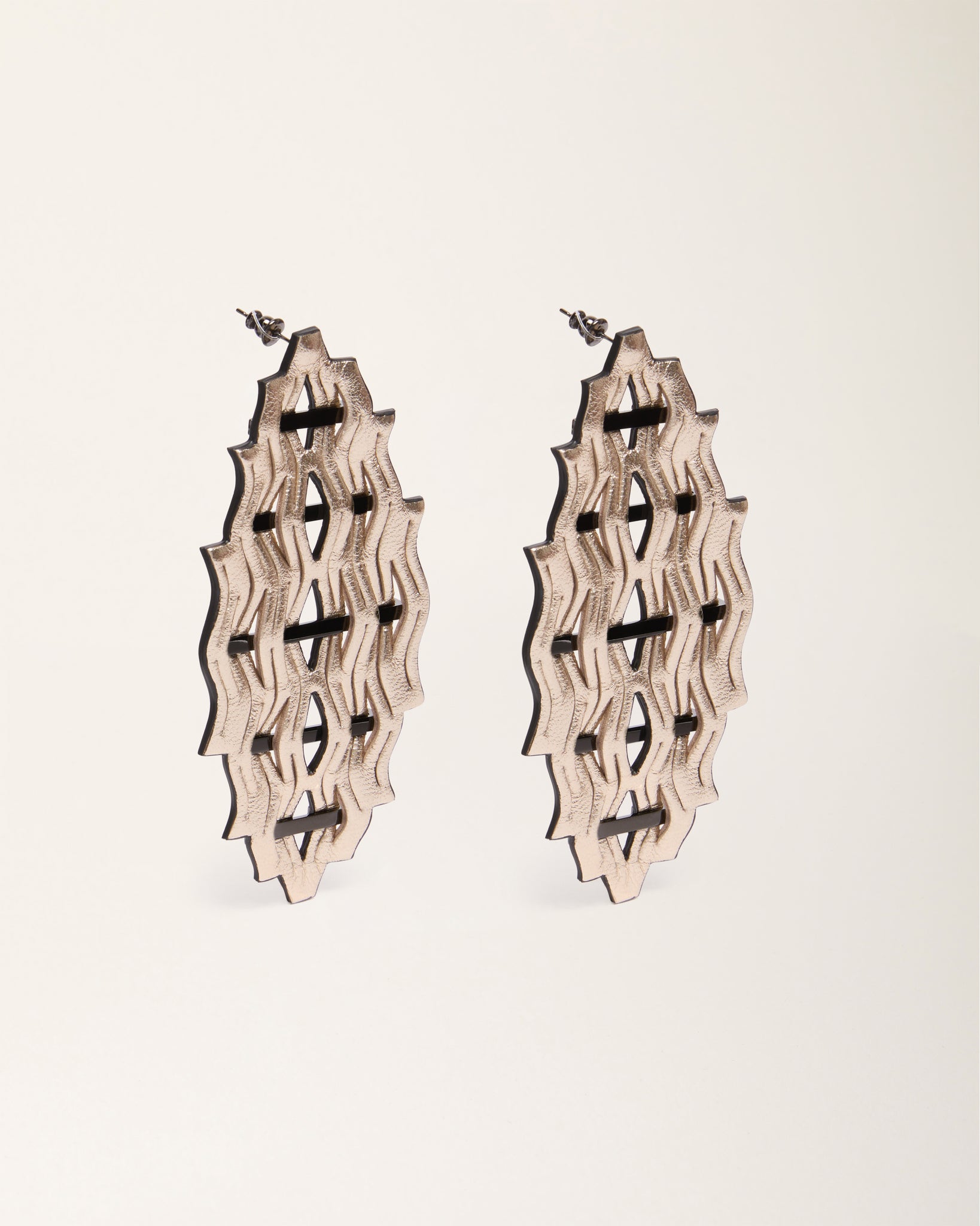 【HYERES LOR】24FW★ Silver Tennis One Touch Earrings Slim L Lotte Duty Free