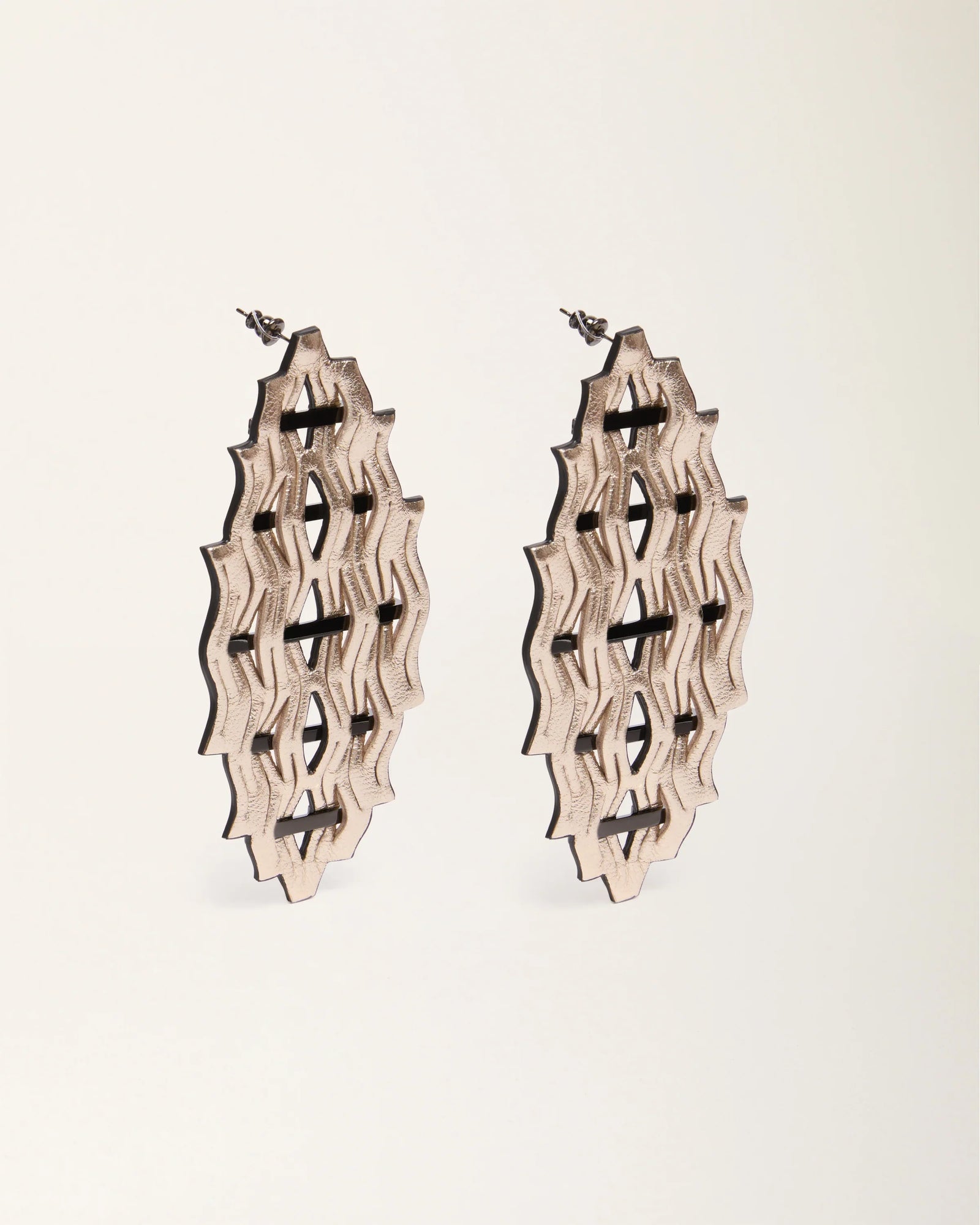 gid://shopify/ProductImage/77301680079191