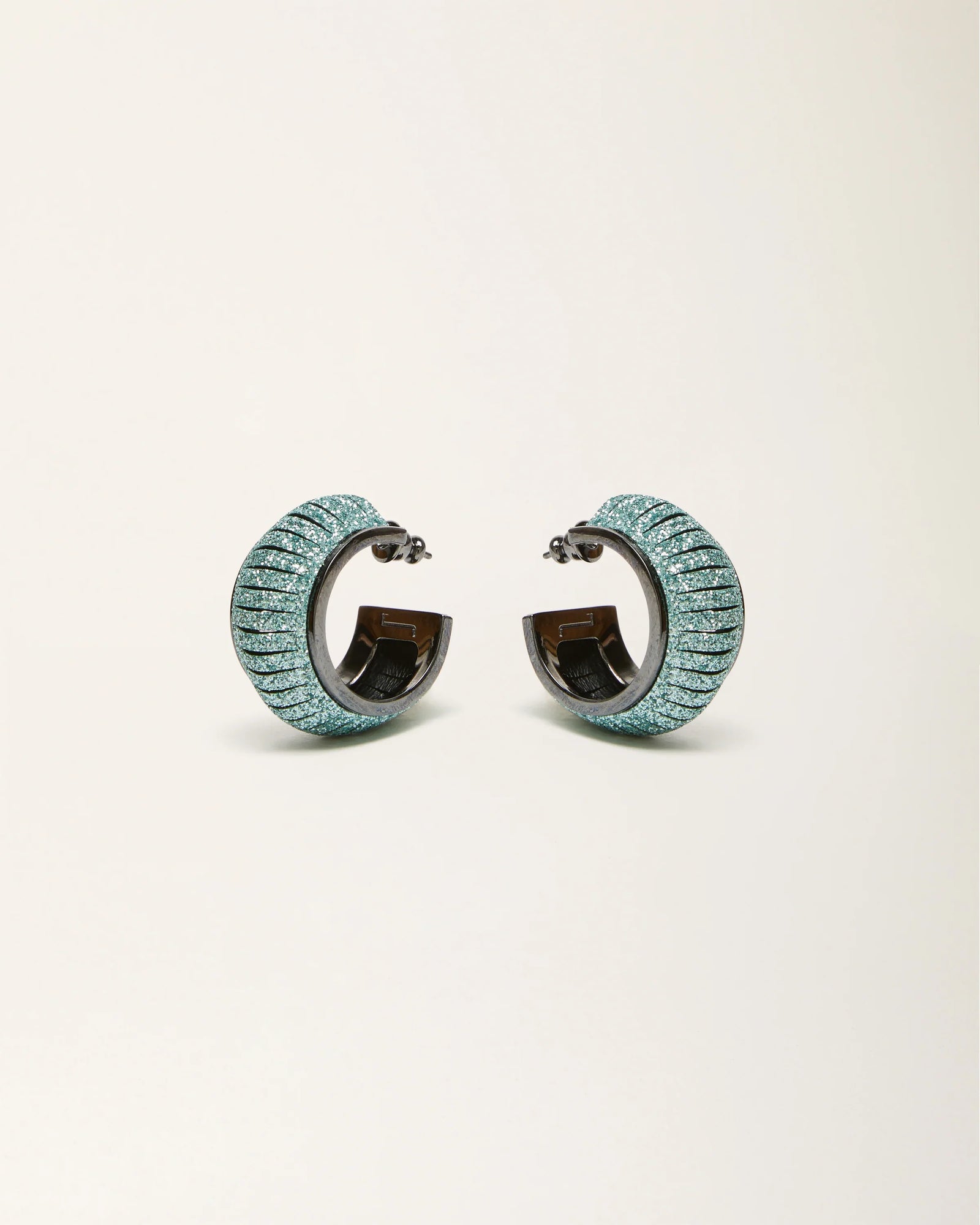 gid://shopify/ProductImage/77365685322071
