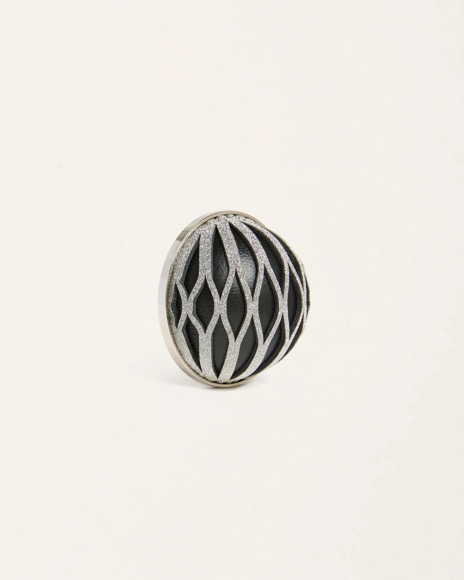 gid://shopify/ProductImage/77434615890263