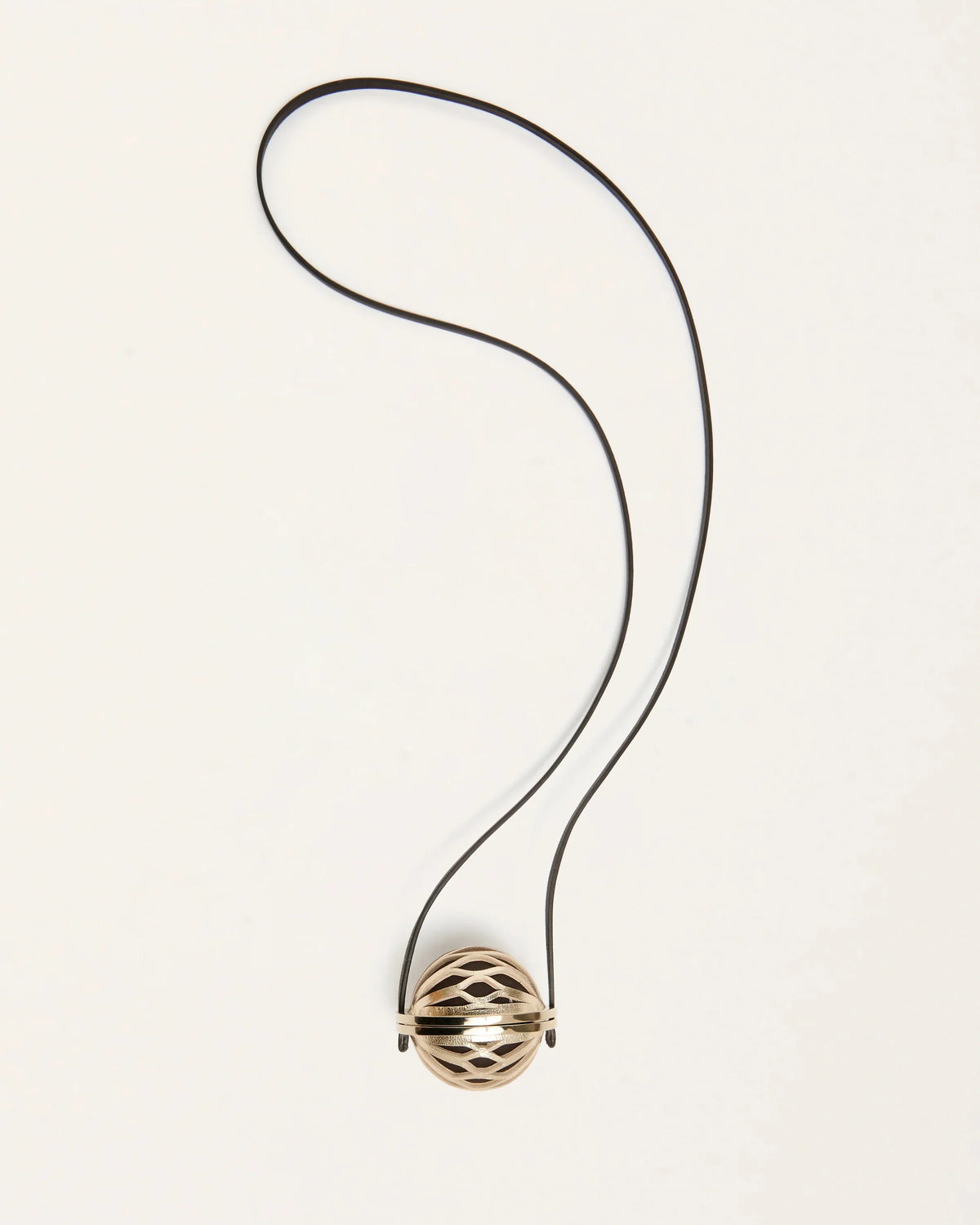 gid://shopify/ProductImage/77386901881175