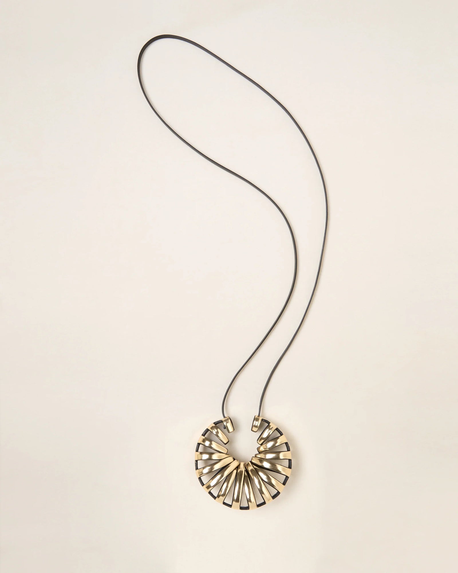 gid://shopify/ProductImage/77386404299095