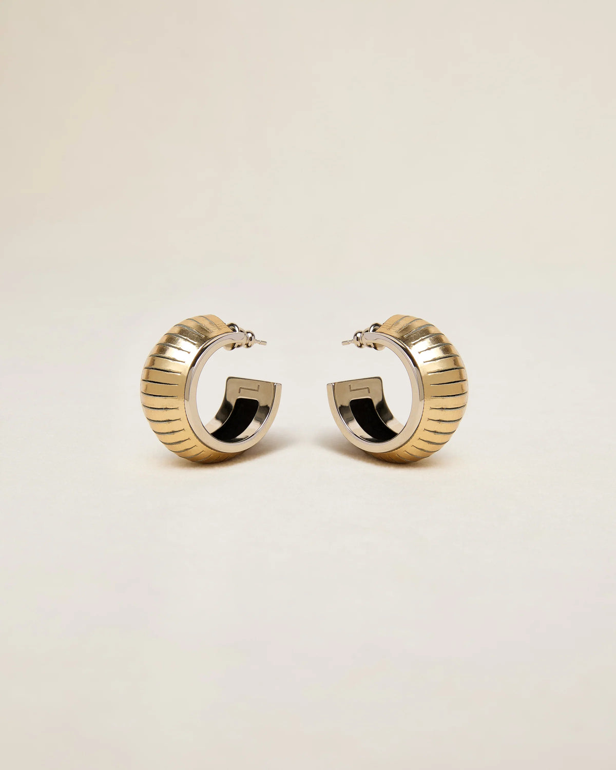 gid://shopify/ProductImage/77365685256535