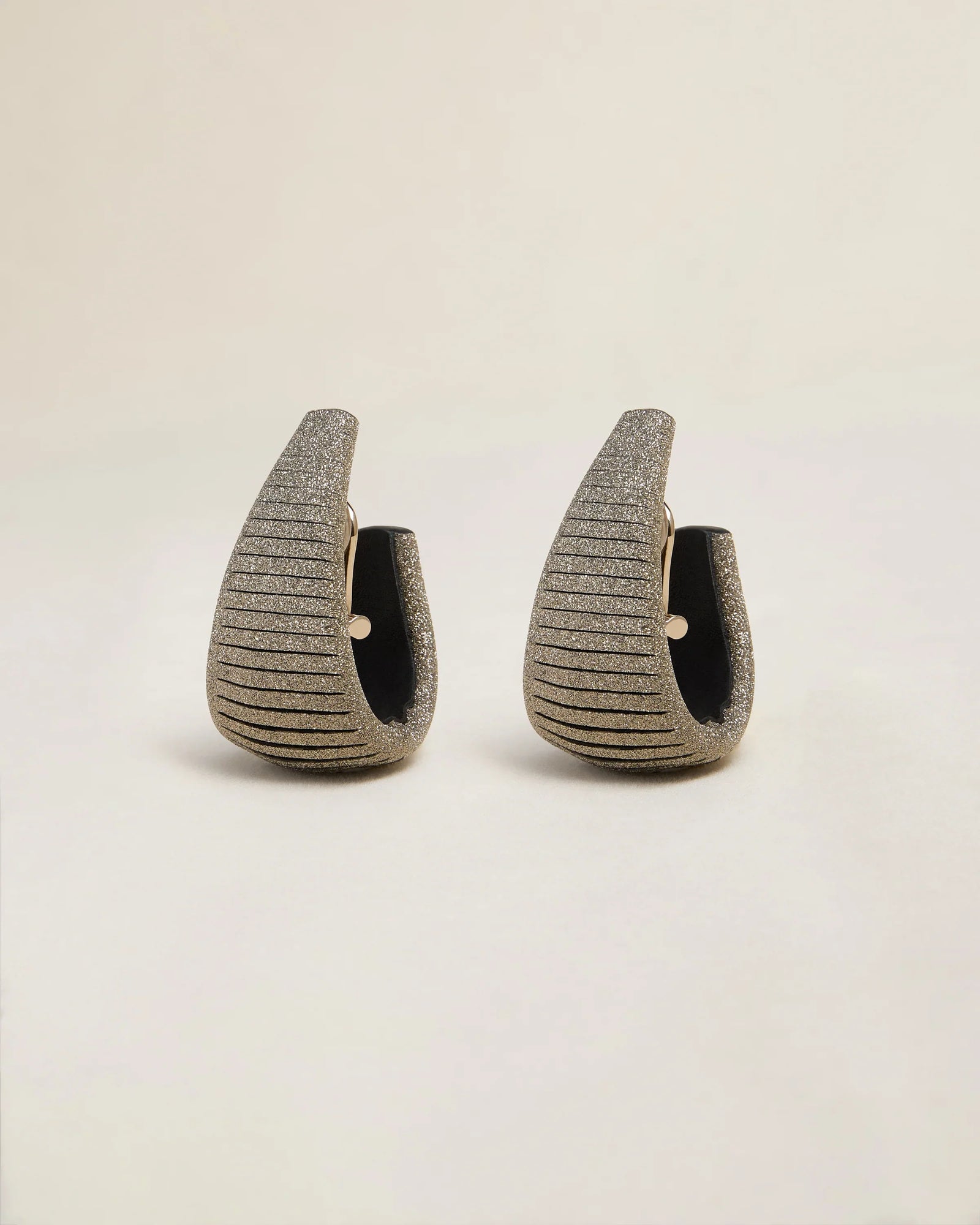 gid://shopify/ProductImage/77384465449303