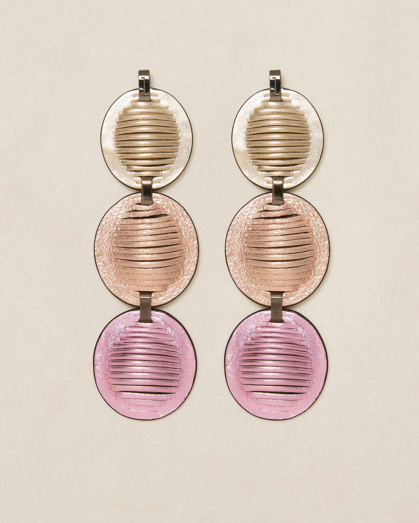 gid://shopify/ProductImage/77475378364759