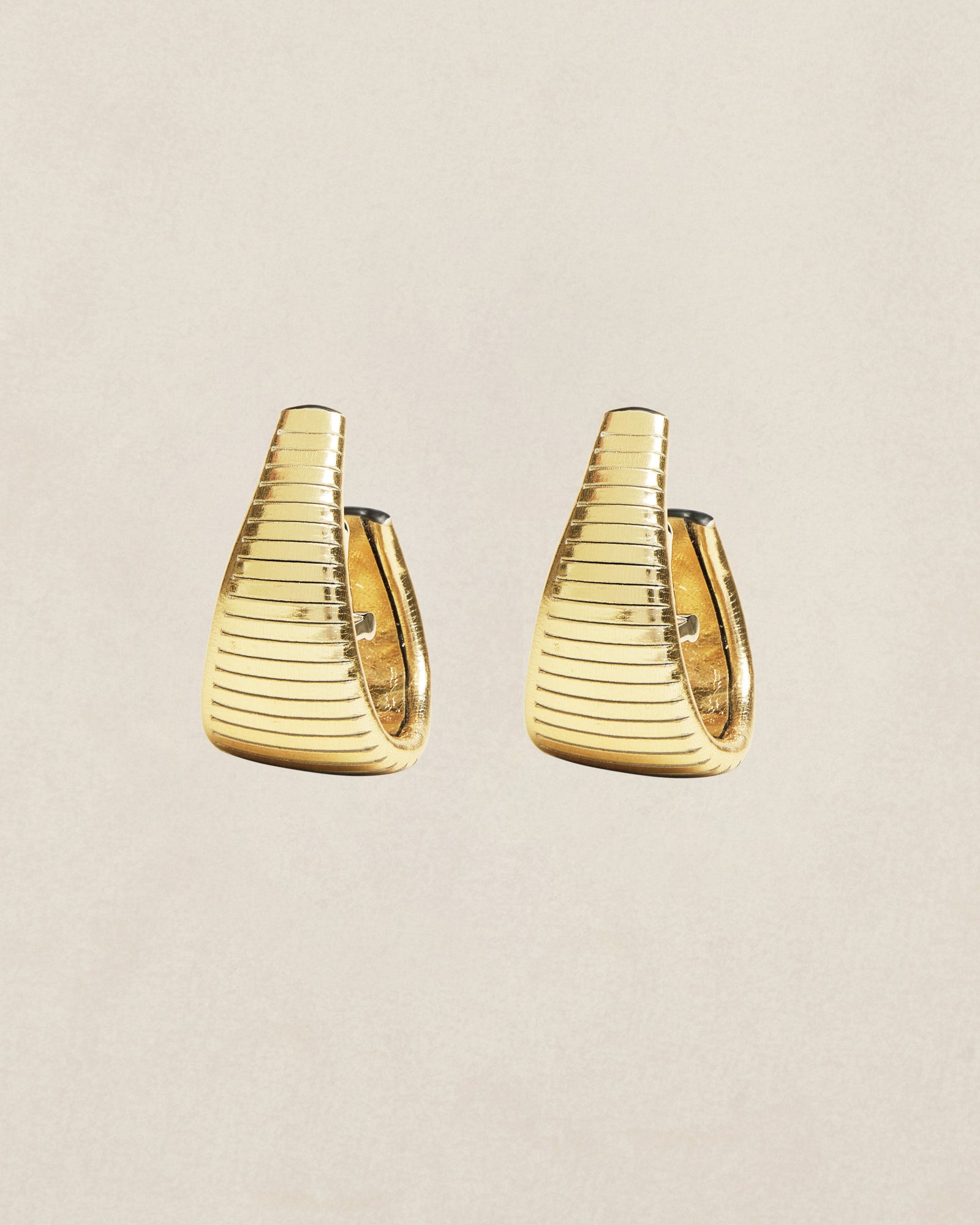 gid://shopify/ProductImage/77475656368471