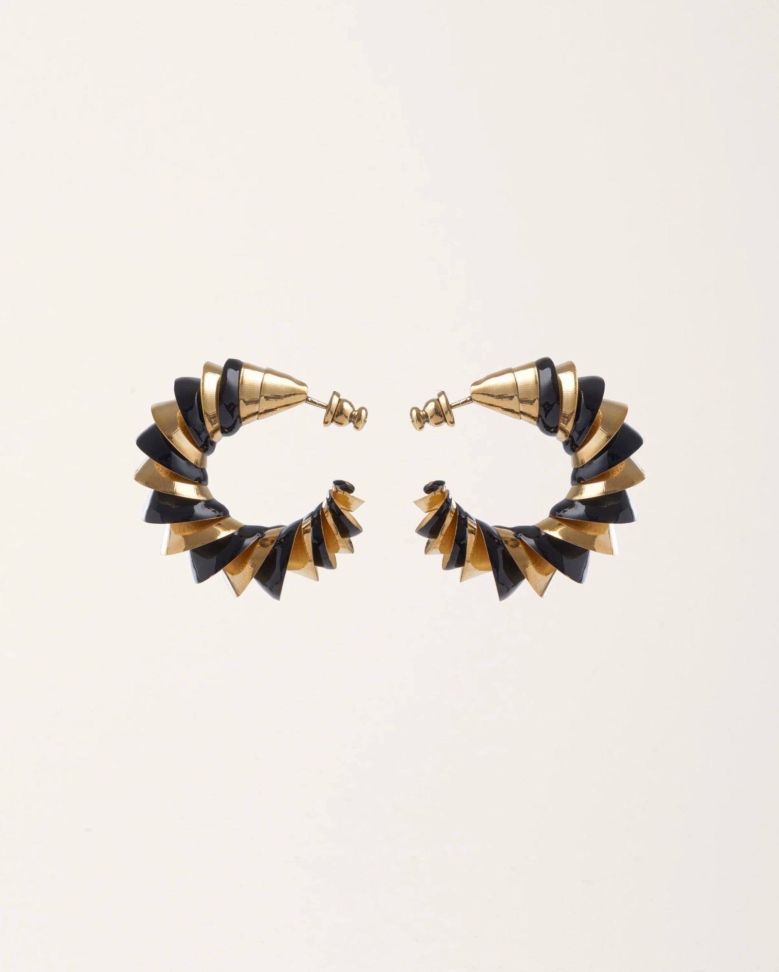 gid://shopify/ProductImage/77304063459671