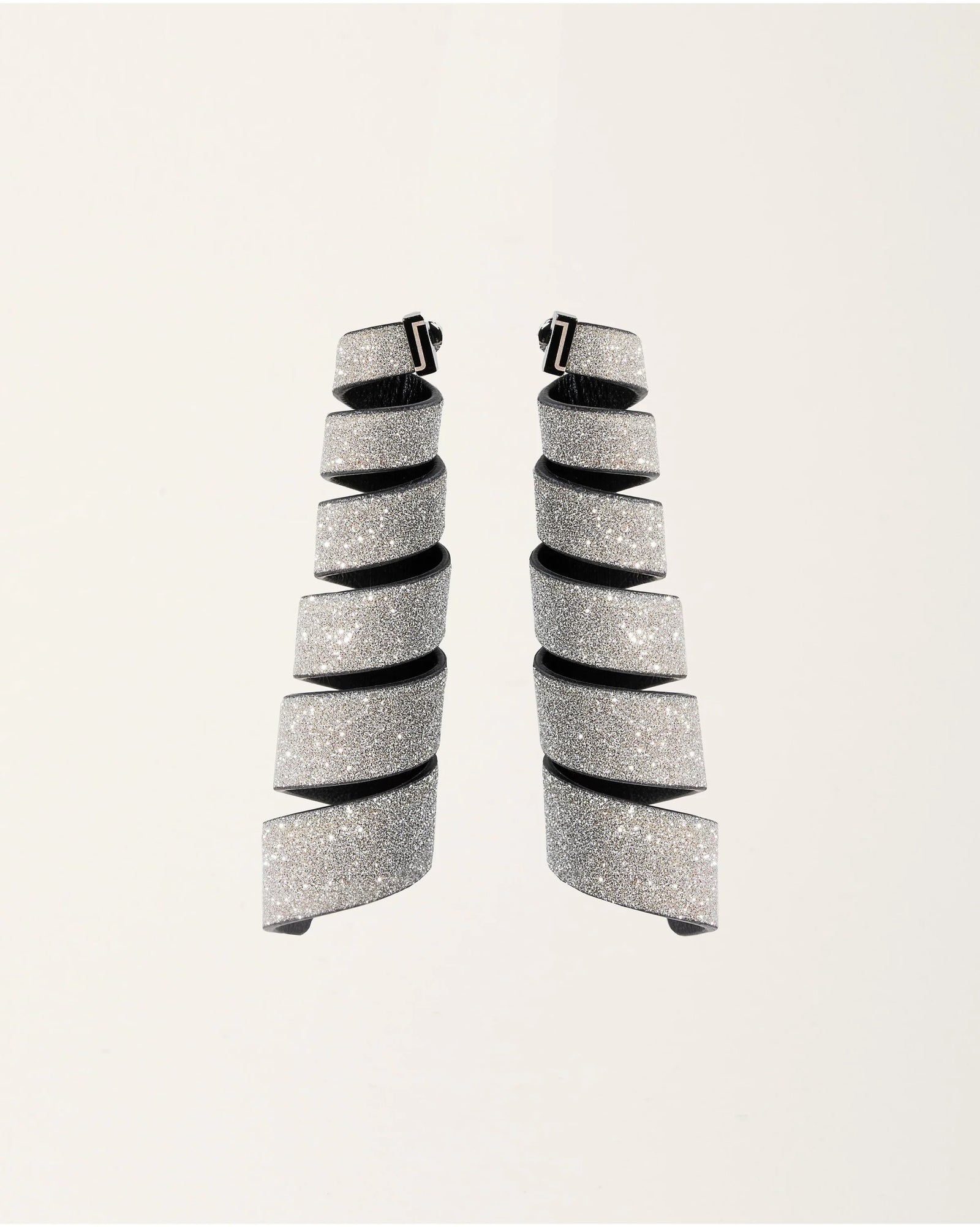 gid://shopify/ProductImage/77387228578135